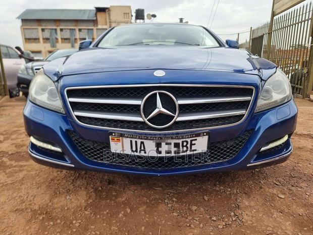 Mercedes-Benz CLS 2013 Blue