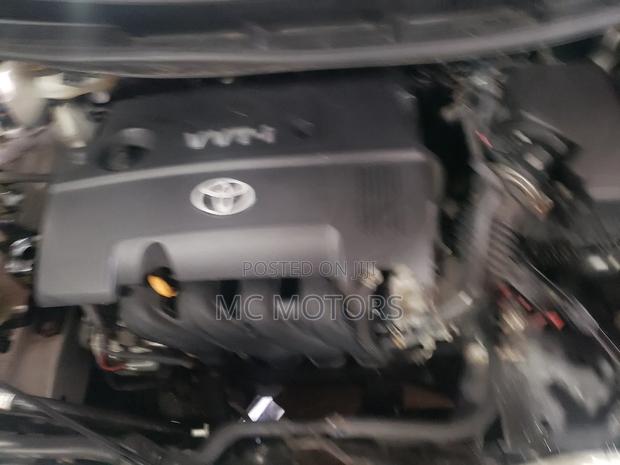 Toyota Auris 2009 White