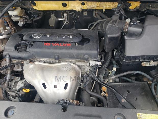 Toyota RAV4 2.5 2011 Gold
