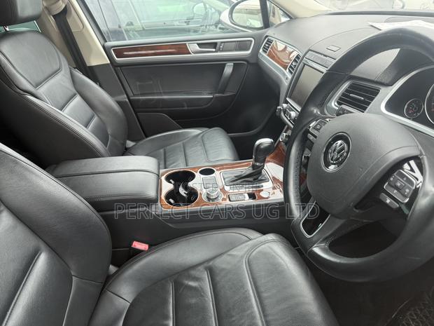 Volkswagen Touareg 2017 Beige