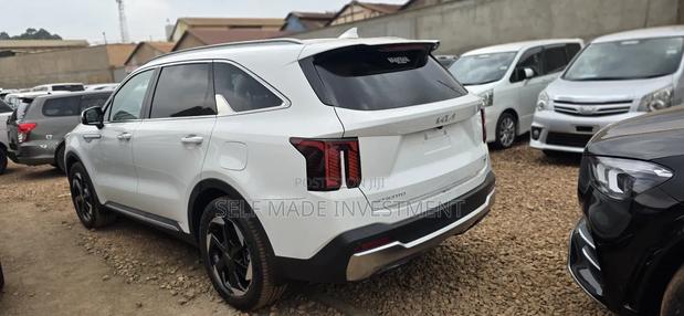 Kia Sorento 2024 White