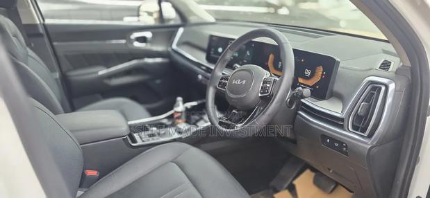 Kia Sorento 2024 White