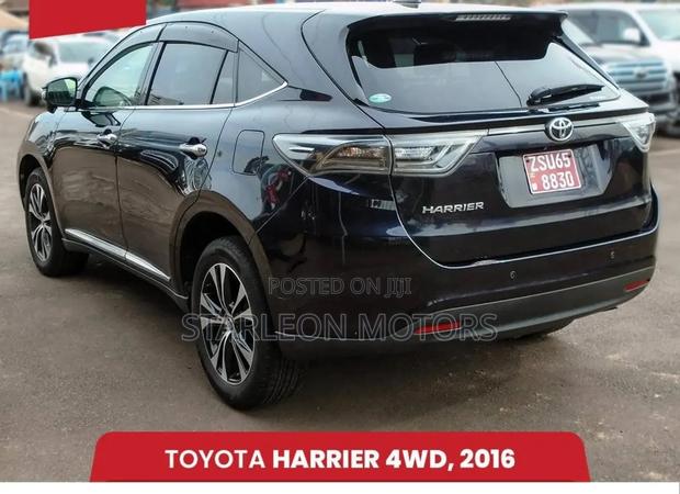 Toyota Harrier 2.0 2016 Black