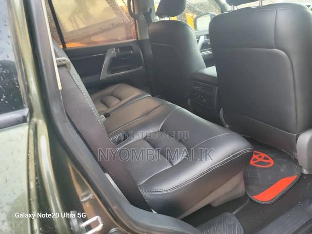 Toyota Land Cruiser 2014 Green