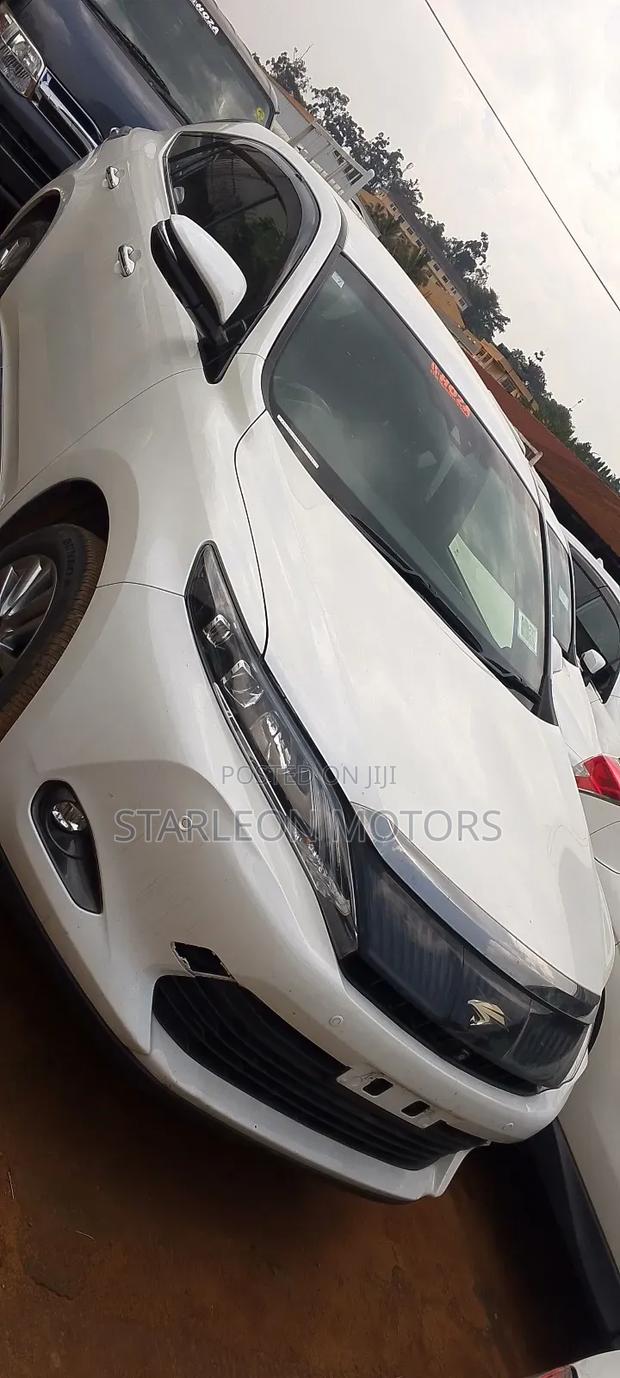 Toyota Harrier 2.0 2016 White