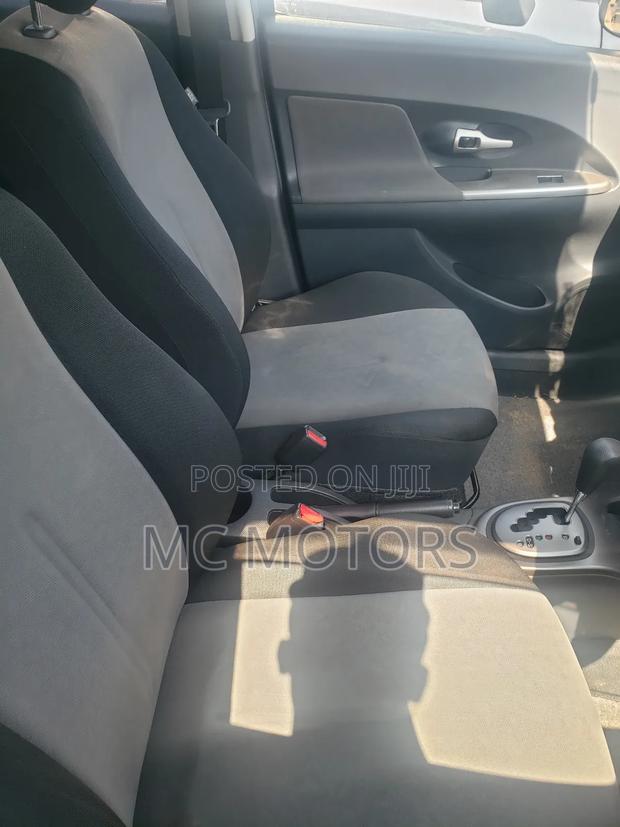 Toyota IST 2011 Gray