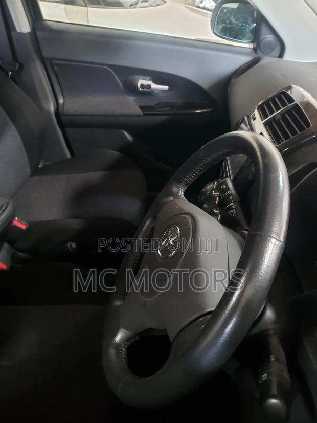 Toyota IST 2011 Black