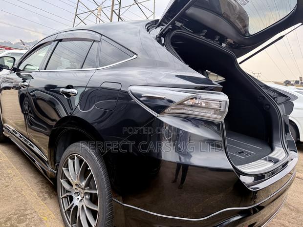 Toyota Harrier 2.0 2016 Black