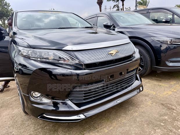 Toyota Harrier 2.0 2016 Black