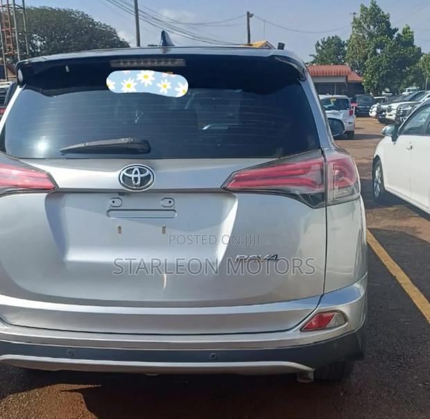 Toyota RAV4 2017 Silver