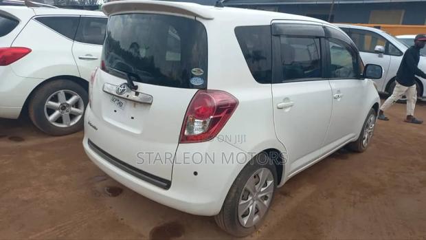 Toyota Ractis 1.5 AWD 2010 White