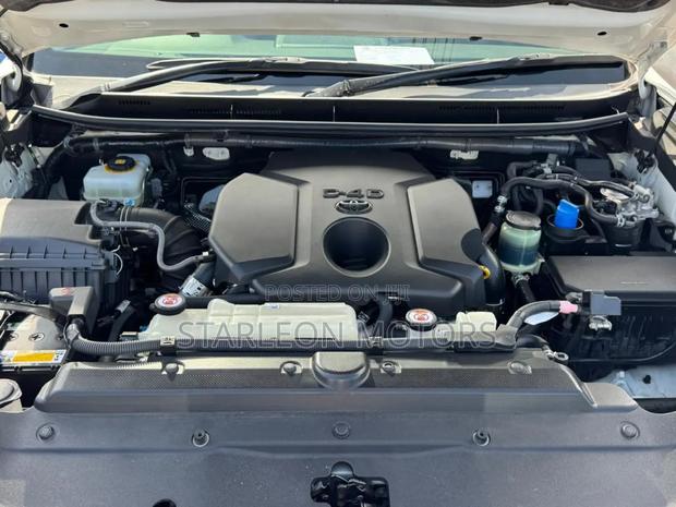 Toyota Land Cruiser Prado 2019 Pearl