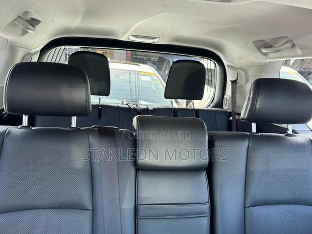 Toyota Land Cruiser Prado 2019 Pearl