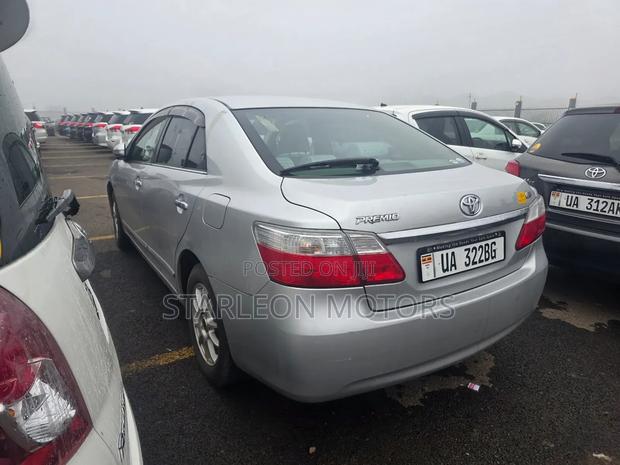 Toyota Premio 2010 Silver