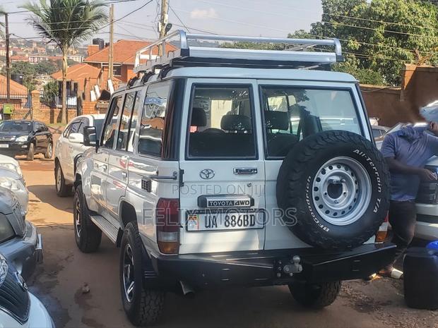 Toyota Land Cruiser 2016 White