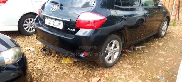 Toyota Auris 2011 Black