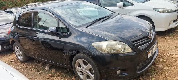 Toyota Auris 2011 Black