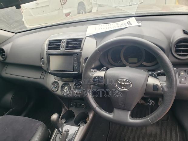 Toyota Vanguard 2012 Black