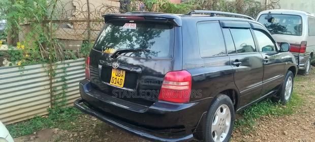 Toyota Kluger 2004 Black