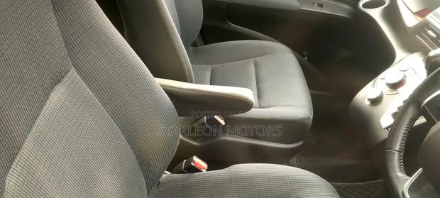 Toyota Sienta 2017 Silver