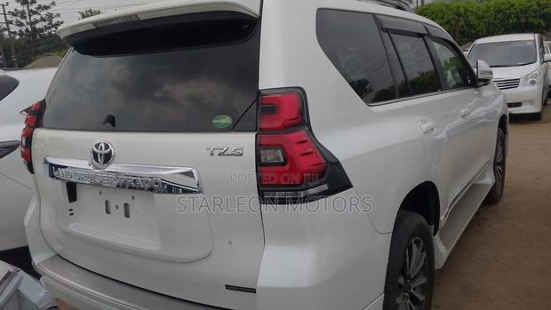 Toyota Land Cruiser 2017 White