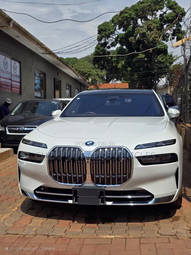 New BMW i7 2024 White