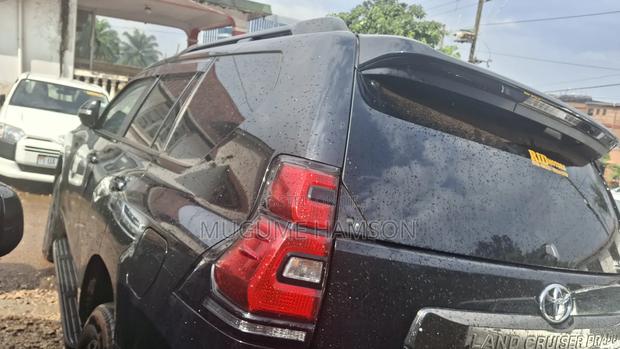 Toyota Land Cruiser Prado 2021 Black