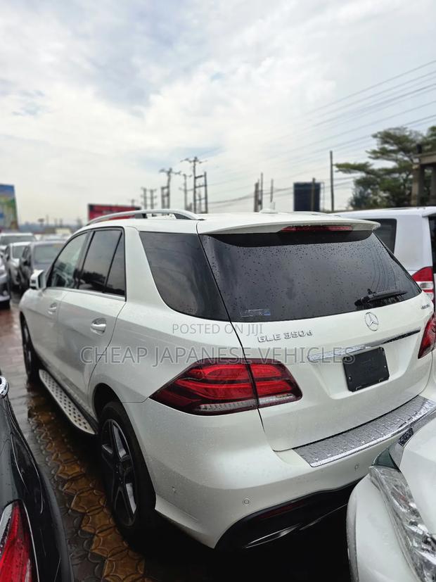 Mercedes-Benz GLE-Class GLE 350d 4MATIC 2017 White
