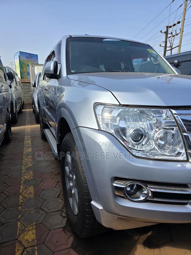 Mitsubishi Pajero V90 3.0 V6 GL 2015 Silver