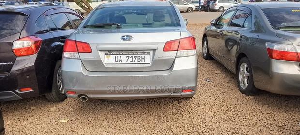 Subaru Legacy 2010 Silver