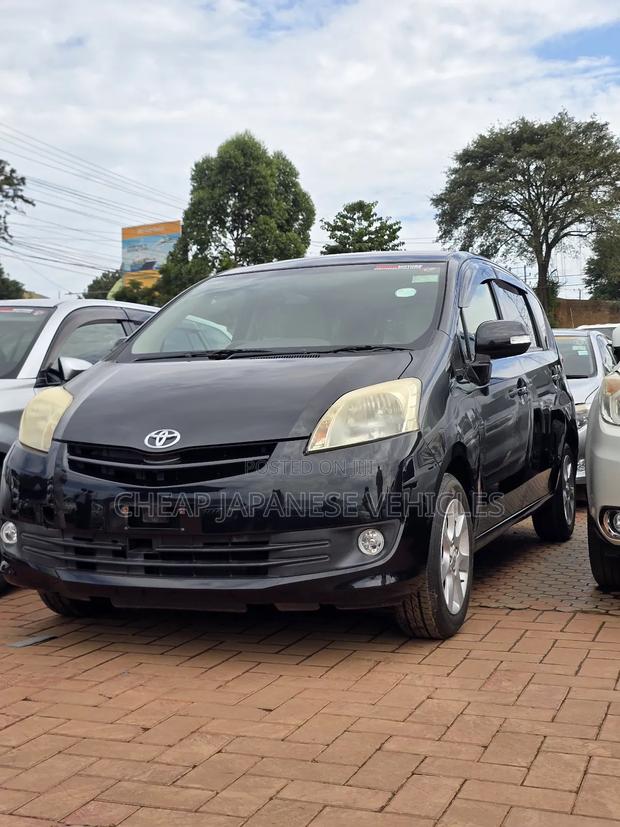 Toyota Passo Sette 2012 Black
