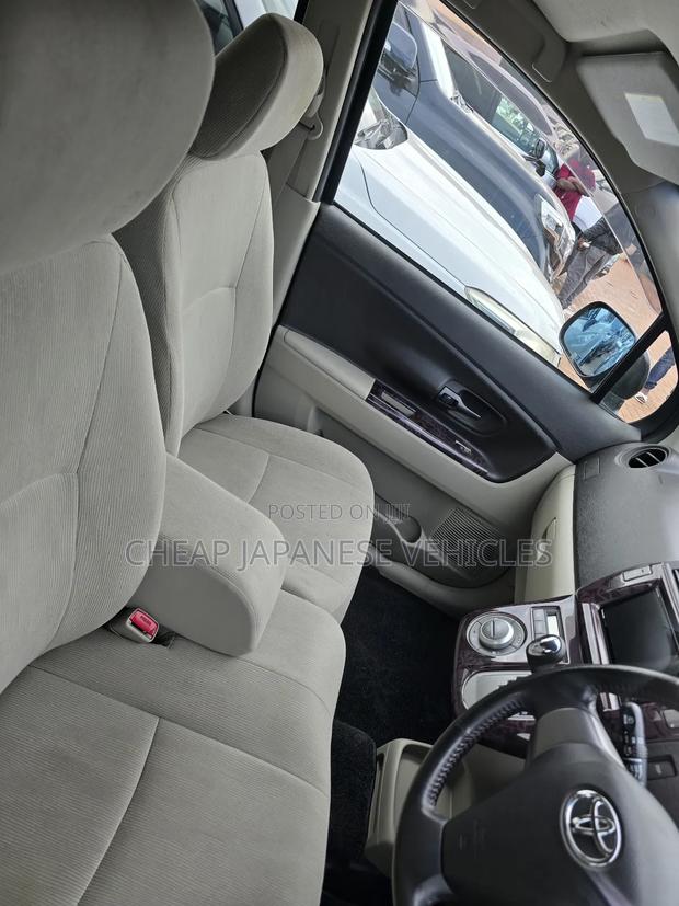 Toyota Passo Sette 2012 Black