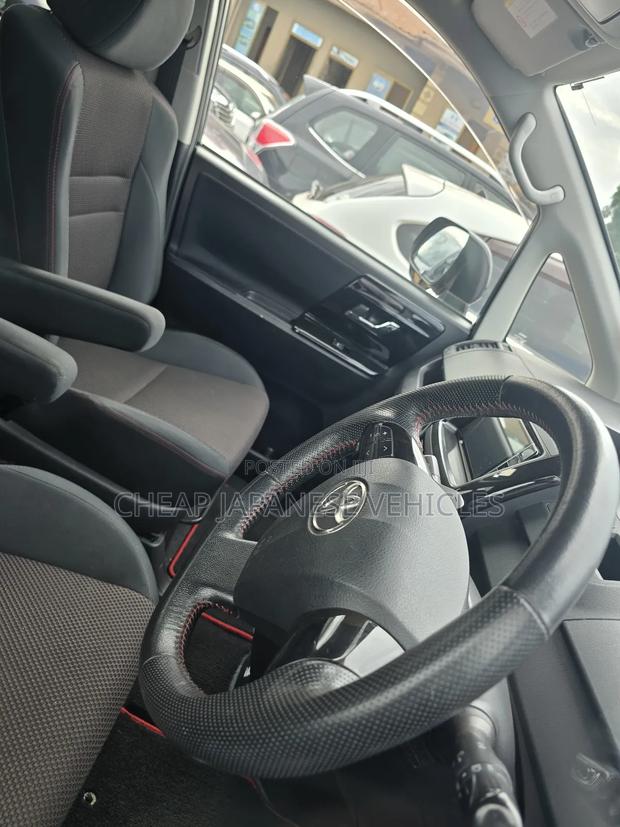 Toyota Noah 2012 Black