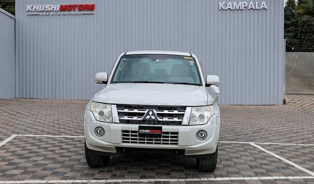 Mitsubishi Pajero 2012 White