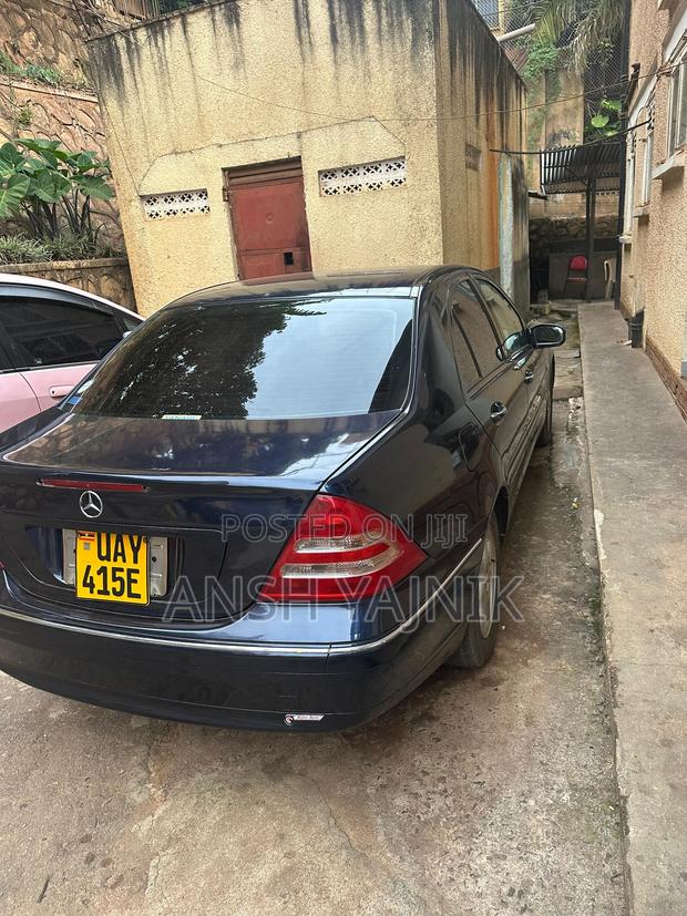 Mercedes-Benz C200 2005 Blue