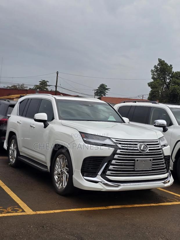 New Lexus LX 2024 White