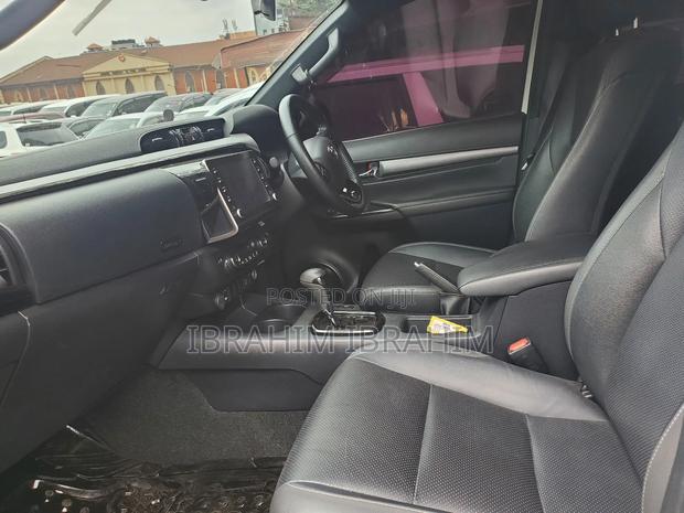 Toyota Hilux 2020 White