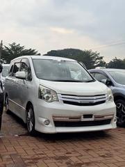 Toyota Noah 2012 White for sale