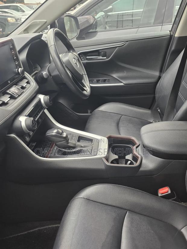 Toyota RAV4 Limited AWD 2020 Gray