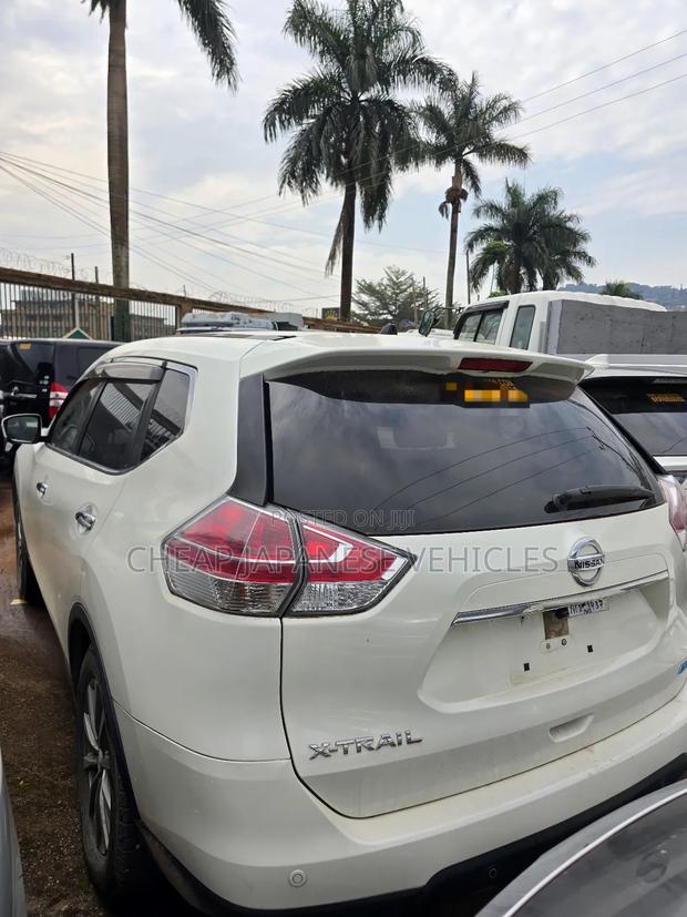 Nissan X-Trail 2.0 Petrol AWD 2016 White