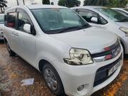 Toyota Sienta 2011 White for sale