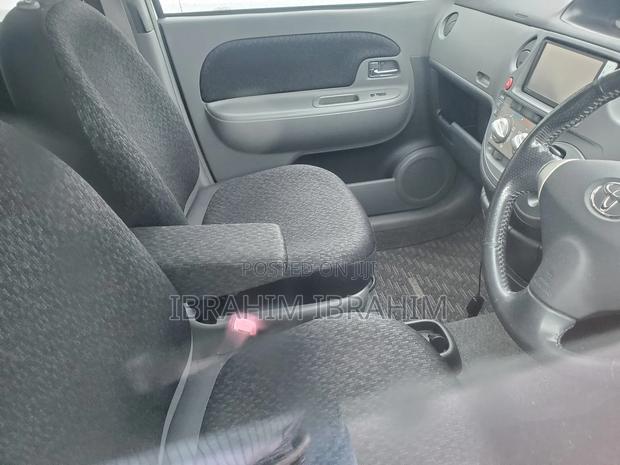 Toyota Sienta 2011 White