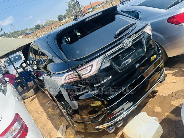 Toyota Harrier 2.0 2016 Black