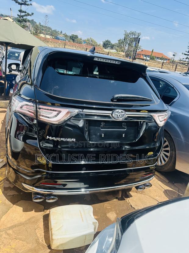 Toyota Harrier 2.0 2016 Black