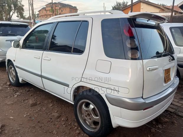 Toyota Raum 2000 White