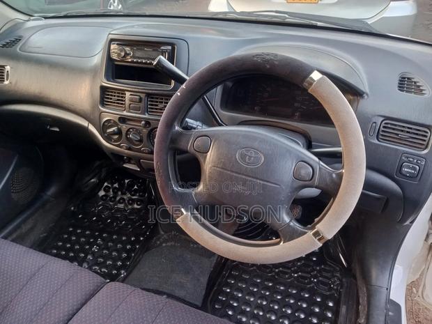 Toyota Raum 2000 White