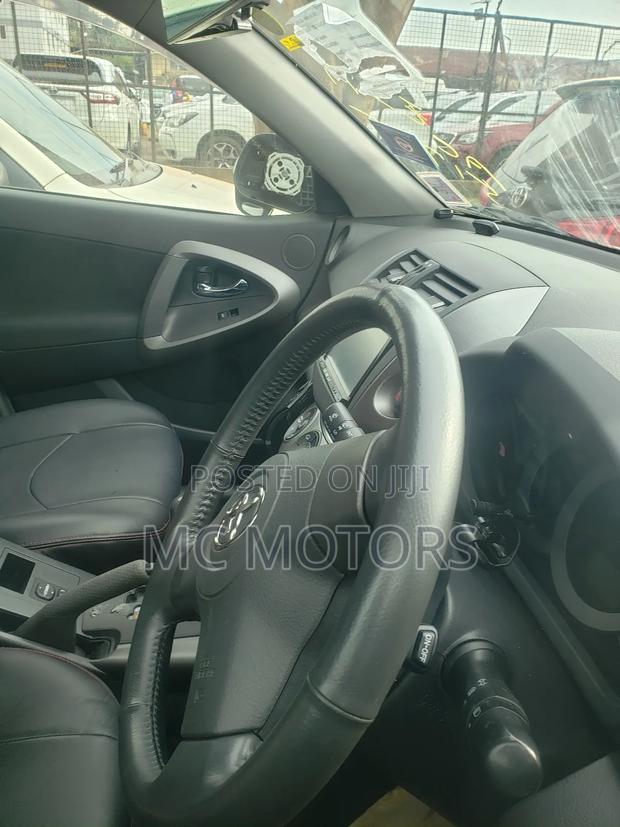 Toyota RAV4 2.5 2010 White