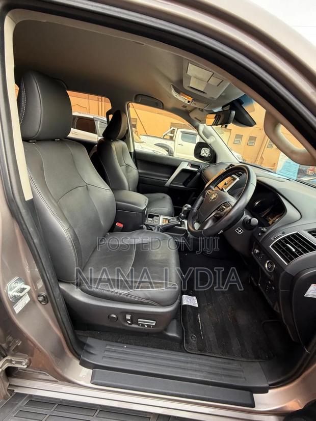 Toyota Land Cruiser Prado 2018 Brown