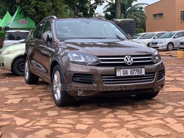 Volkswagen Touareg 2014 Red