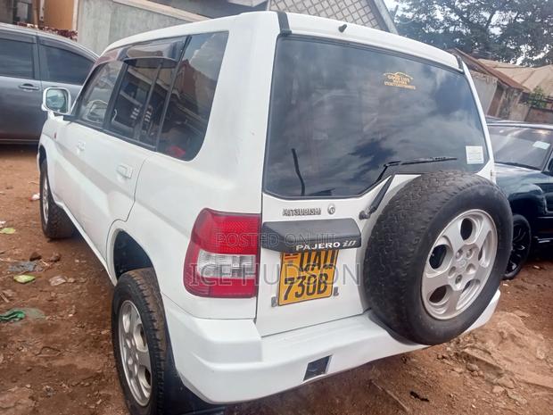 Mitsubishi Pajero IO 2000 White